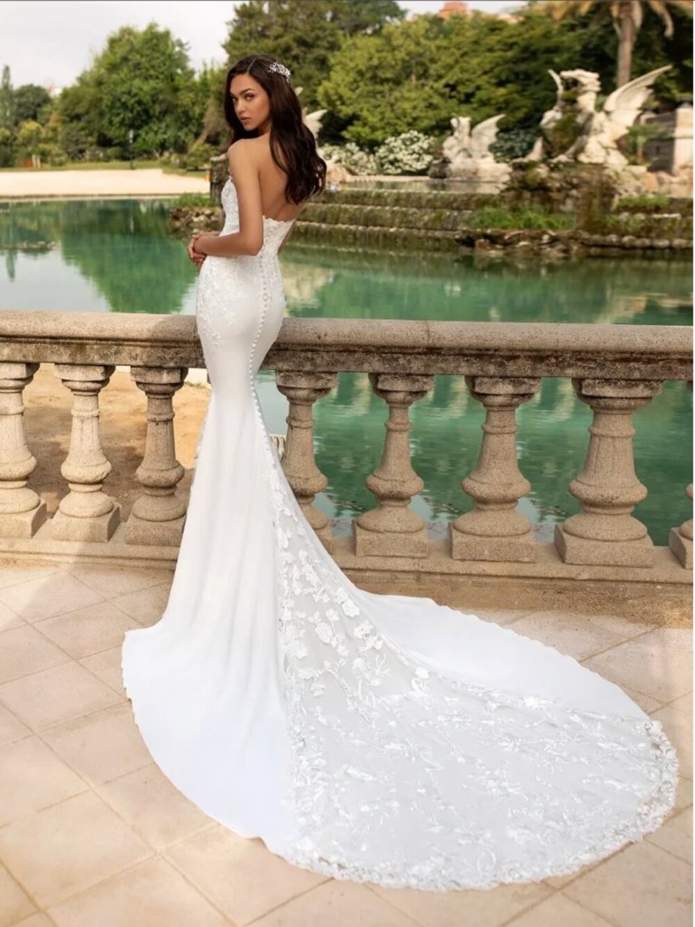 Pronovias “Epico” Crepe & Lace Mermaid Wedding Gown - Picture 7 of 14